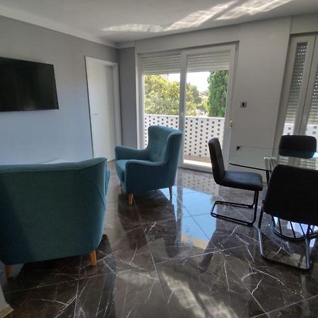 Modern Apartment Ana 罗维尼 外观 照片