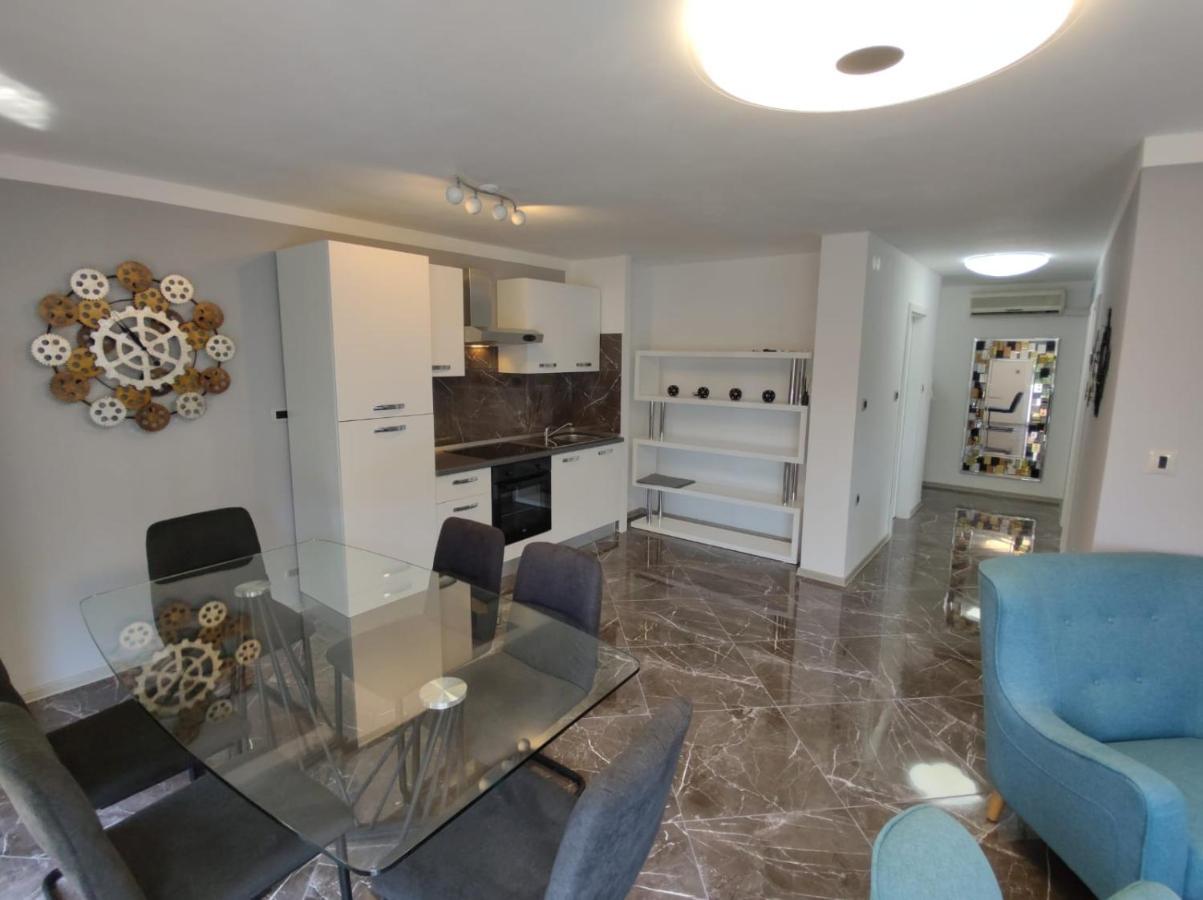 Modern Apartment Ana 罗维尼 外观 照片