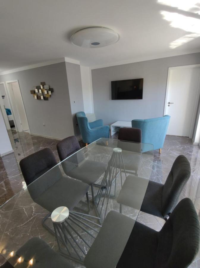 Modern Apartment Ana 罗维尼 外观 照片