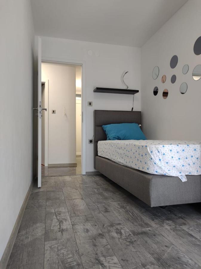 Modern Apartment Ana 罗维尼 外观 照片