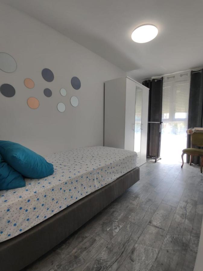 Modern Apartment Ana 罗维尼 外观 照片